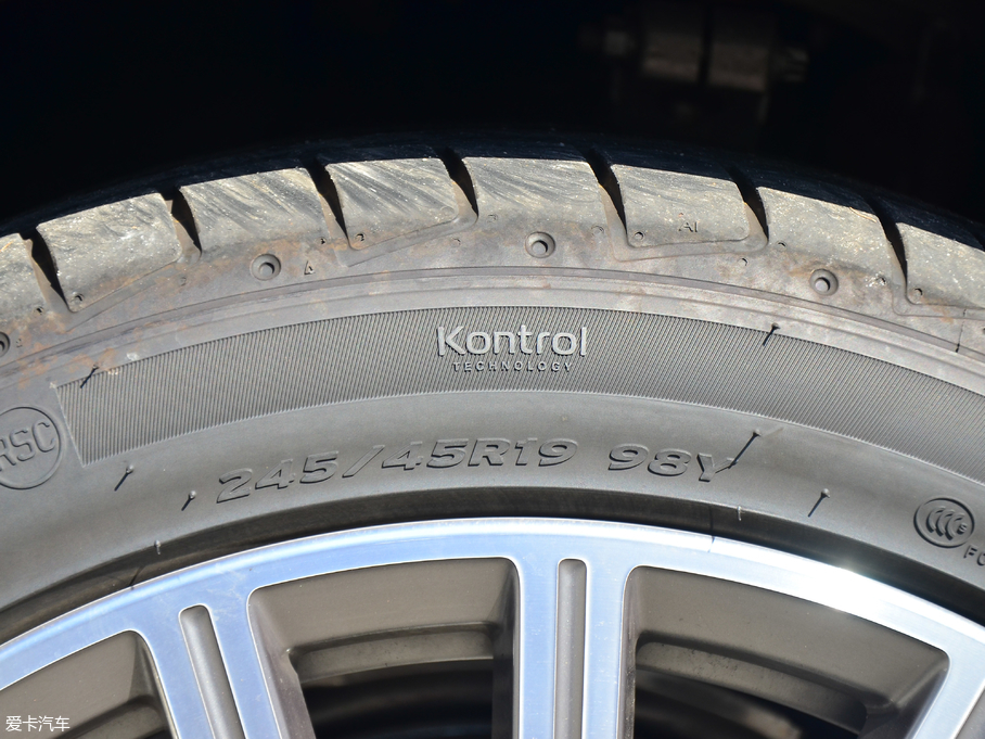 2018R6ϵGT 630i AOӋb