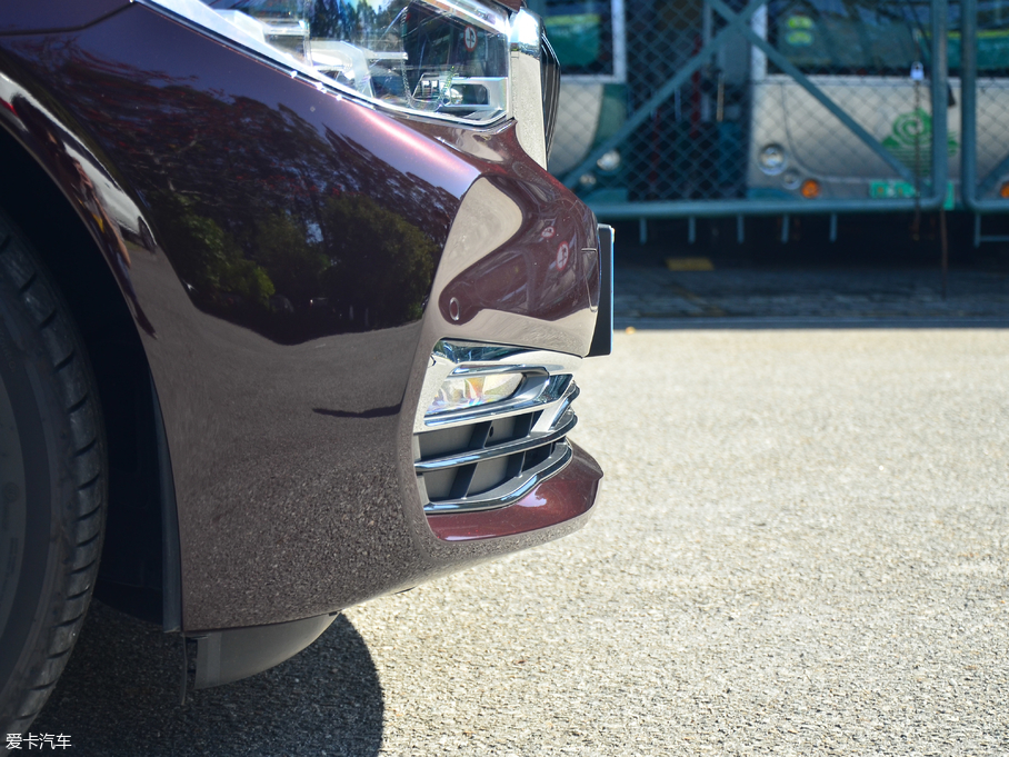 2018R6ϵGT 630i AOӋb