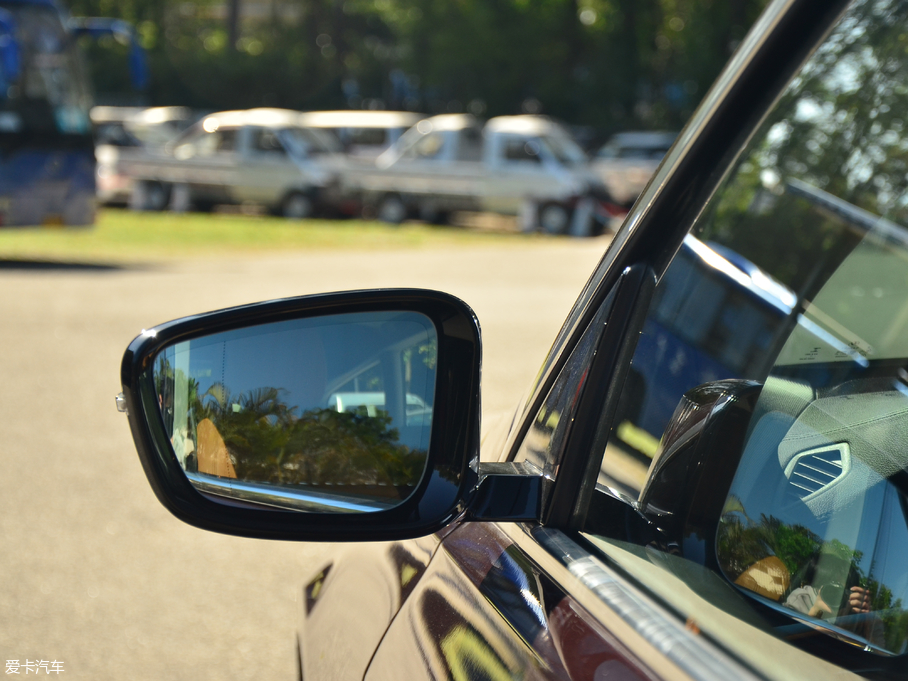 2018R6ϵGT 630i AOӋb