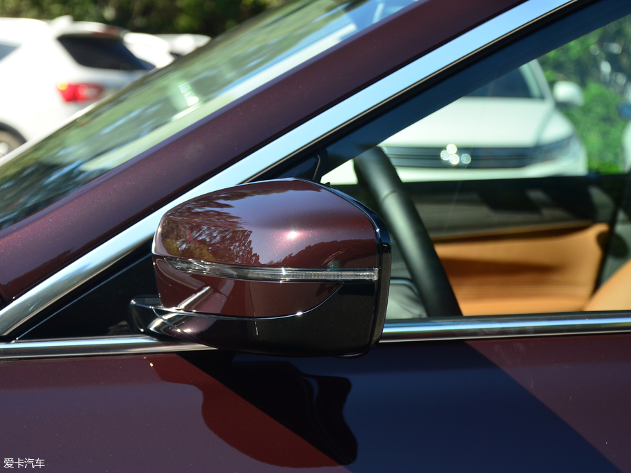 2018R6ϵGT 630i AOӋb