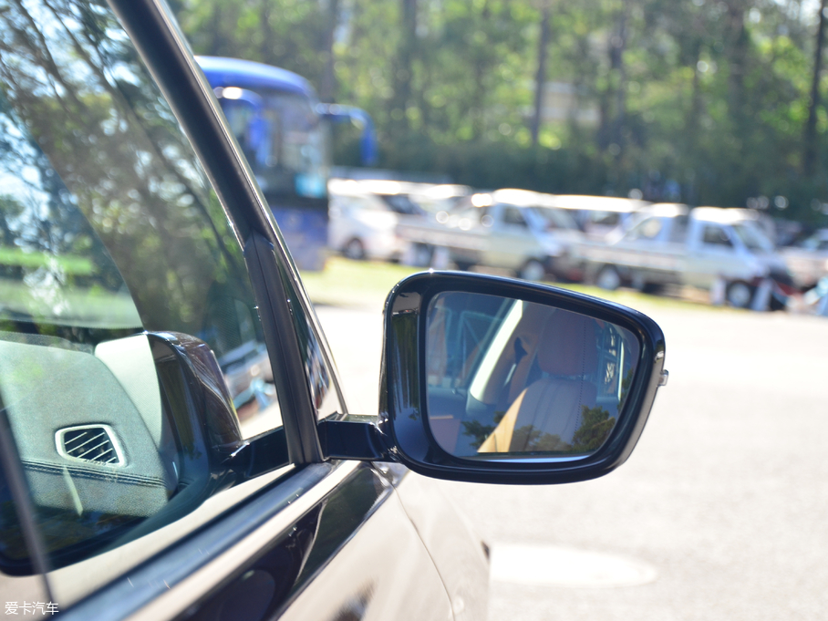 2018R6ϵGT 630i AOӋb