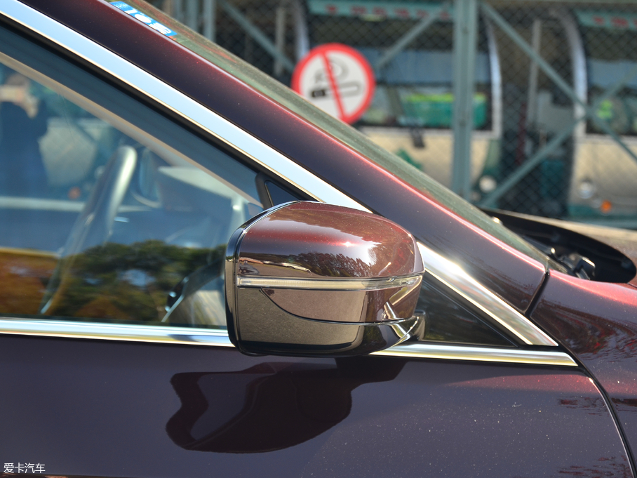 2018R6ϵGT 630i AOӋb