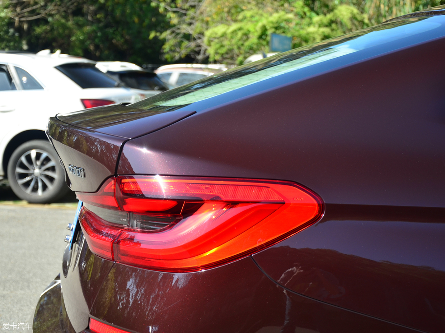 2018R6ϵGT 630i AOӋb