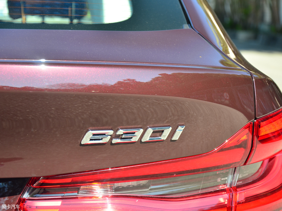 2018R6ϵGT 630i AOӋb