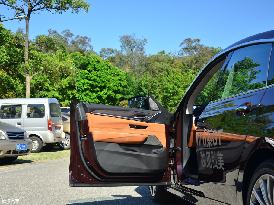 2018R6ϵGT 630i AOӋb