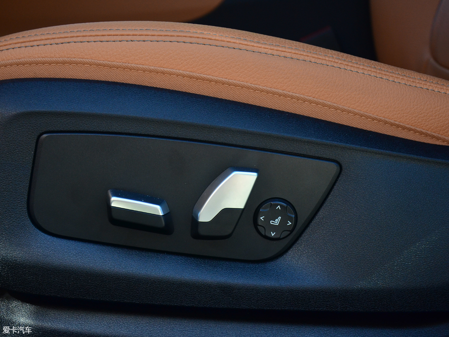 2018R6ϵGT 630i AOӋb