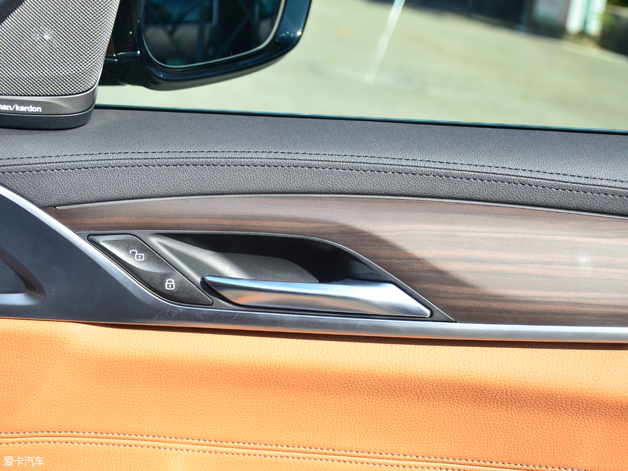 2018R6ϵGT 630i AOӋb