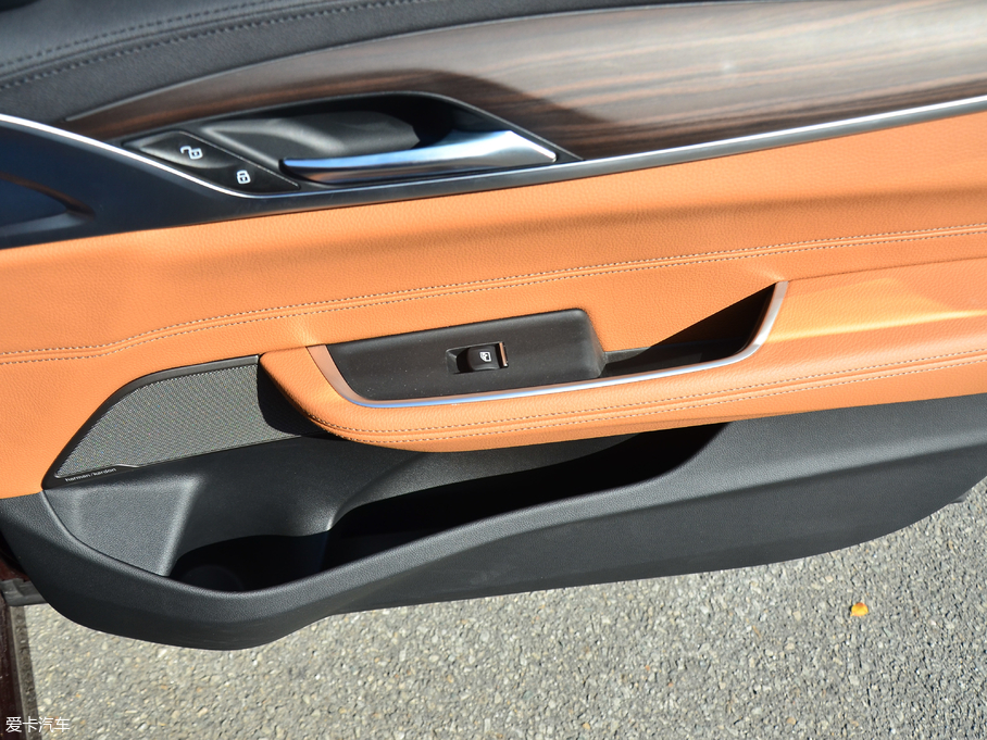 2018R6ϵGT 630i AOӋb