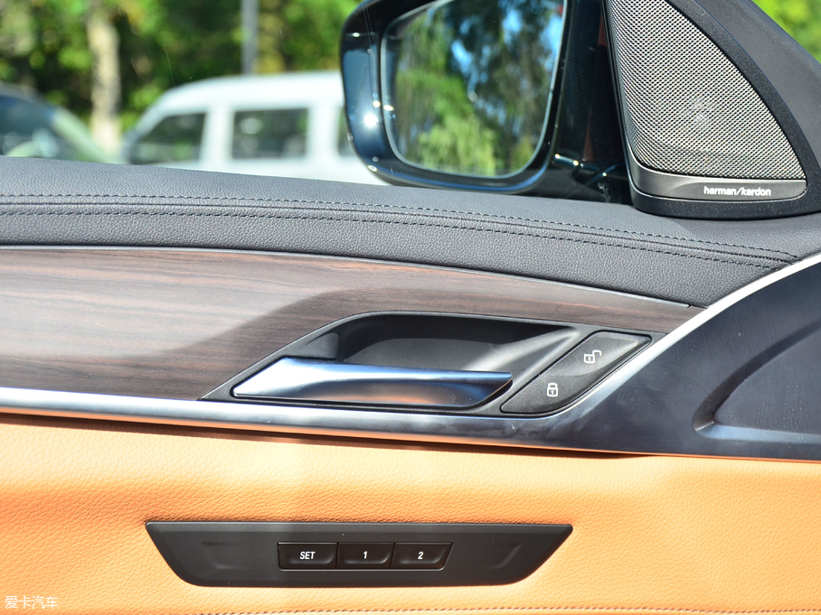 2018R6ϵGT 630i AOӋb