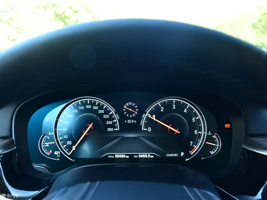 2018R6ϵGT 630i AOӋb