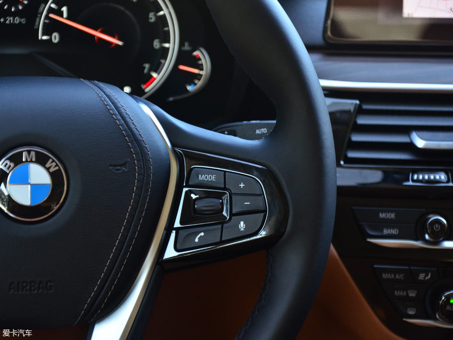 2018R6ϵGT 630i AOӋb