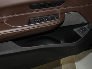 2018640i xDrive M\b ǰTg