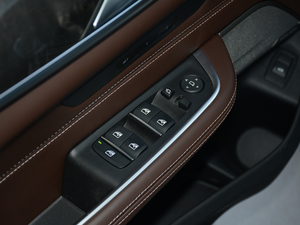 2018640i xDrive M\b {܇ƅ^	