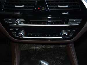 2018640i xDrive M\b {{