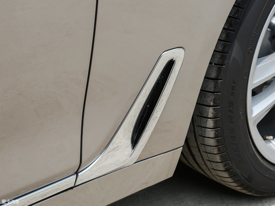 2018R7ϵ 730Li  ׿Խb