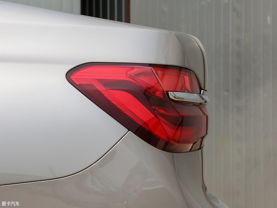 2018R7ϵ 730Li  ׿Խb