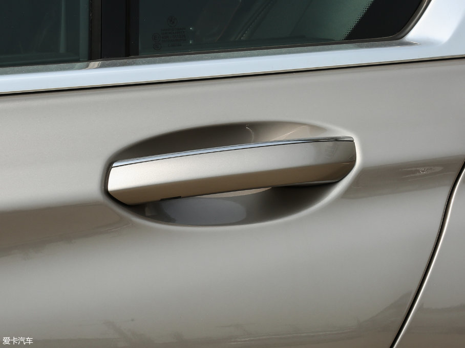 2018R7ϵ 730Li  ׿Խb