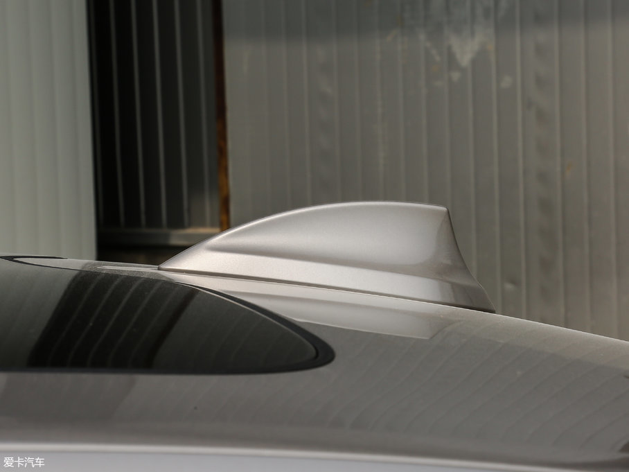 2018R7ϵ 730Li  ׿Խb