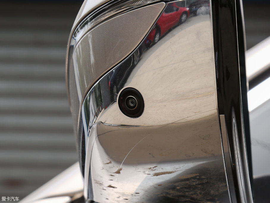 2018R7ϵ 730Li  ׿Խb