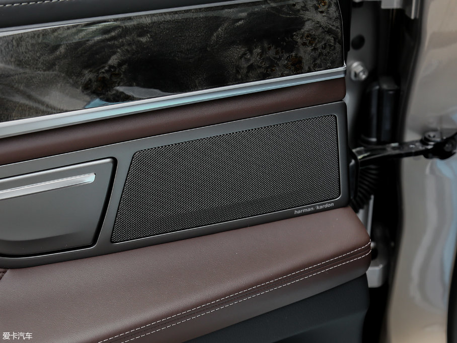 2018R7ϵ 730Li  ׿Խb