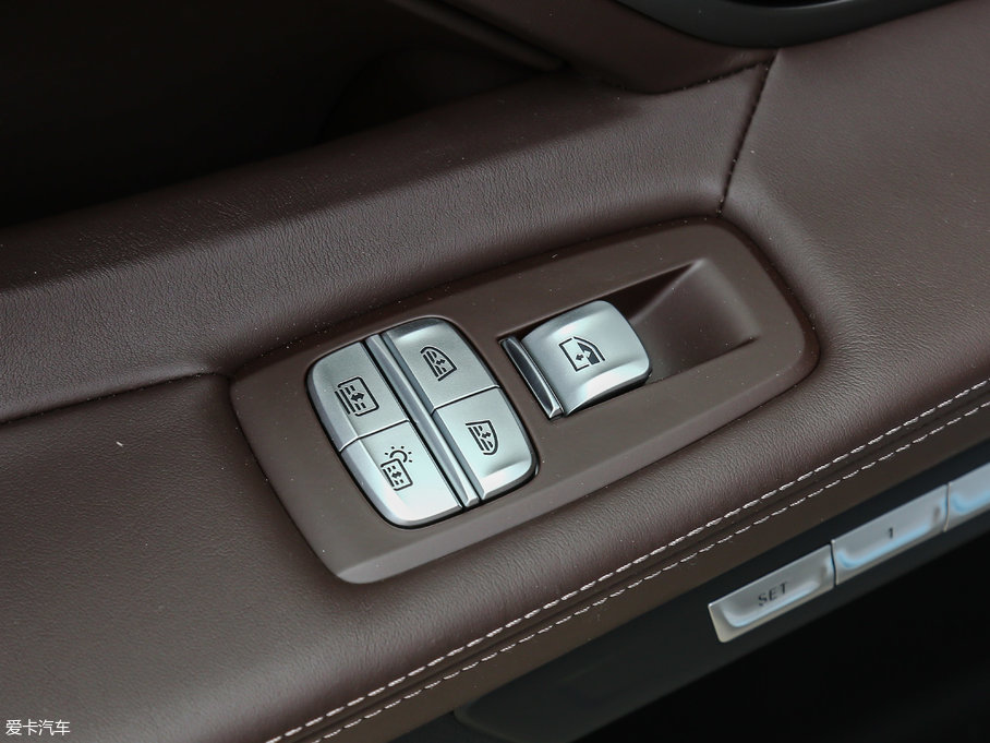 2018R7ϵ 730Li  ׿Խb