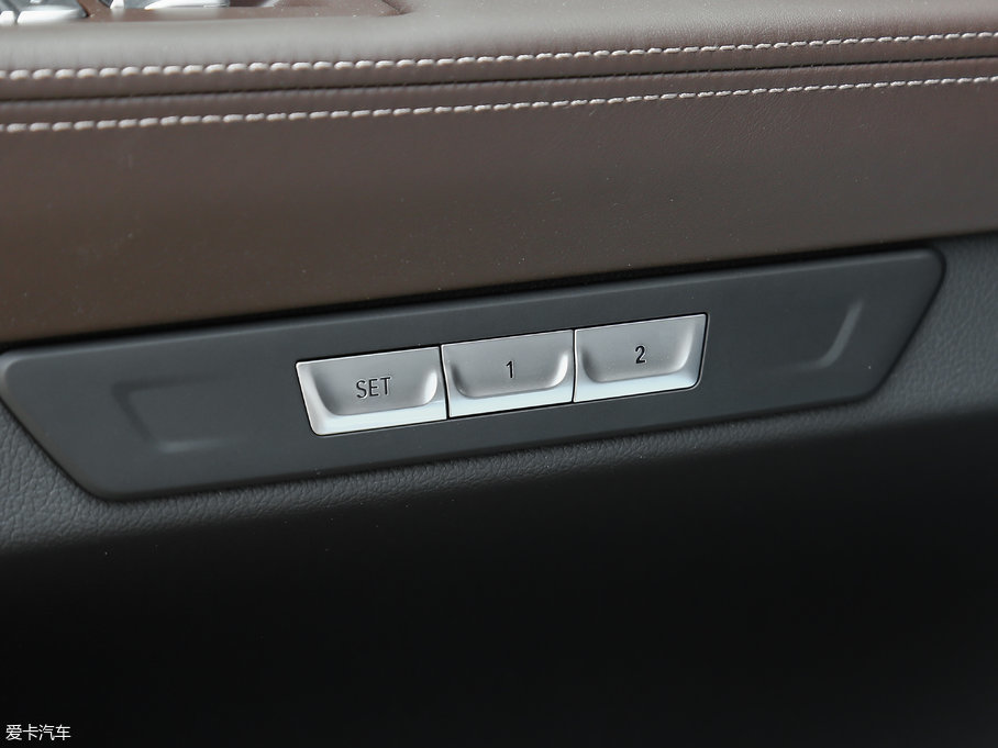 2018R7ϵ 730Li  ׿Խb