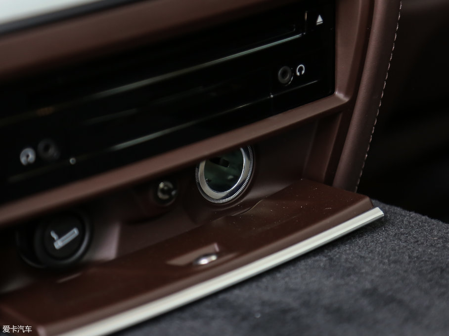 2018R7ϵ 730Li  ׿Խb