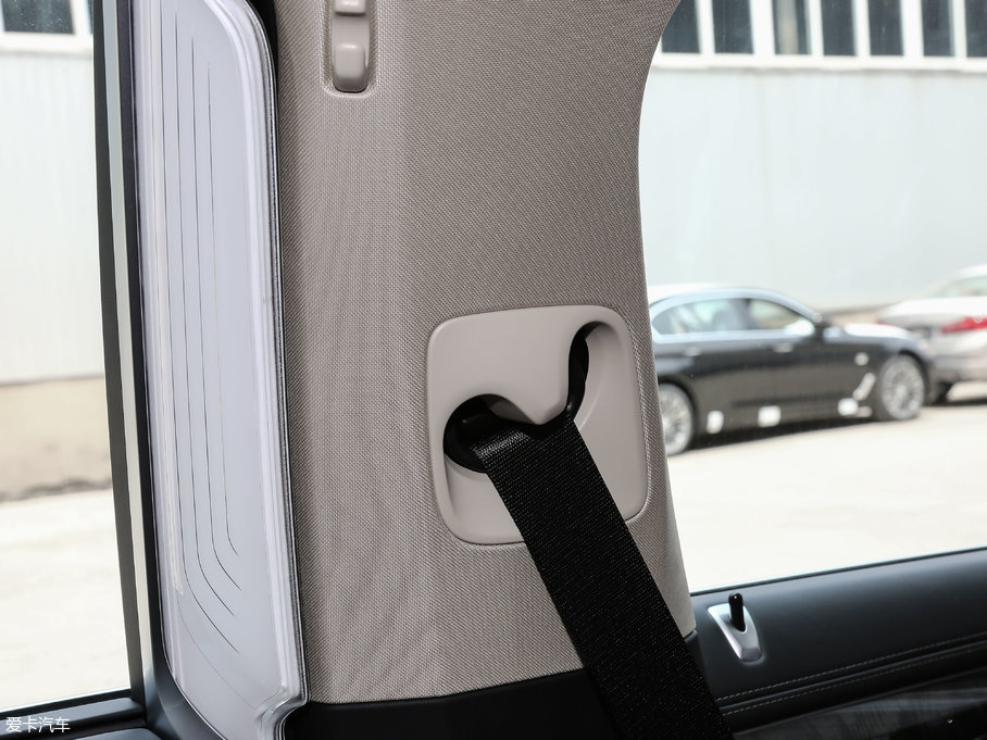 2018R7ϵ 730Li  ׿Խb