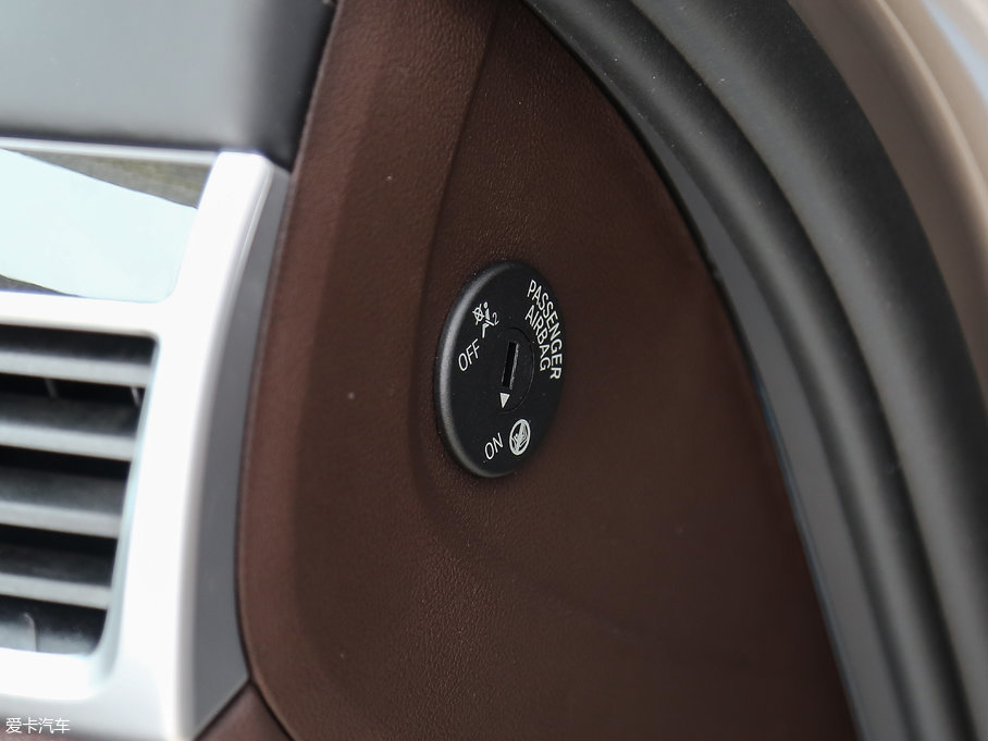 2018R7ϵ 730Li  ׿Խb