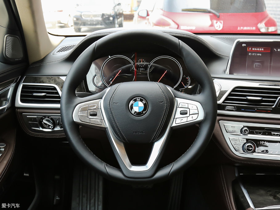 2018R7ϵ 730Li  ׿Խb