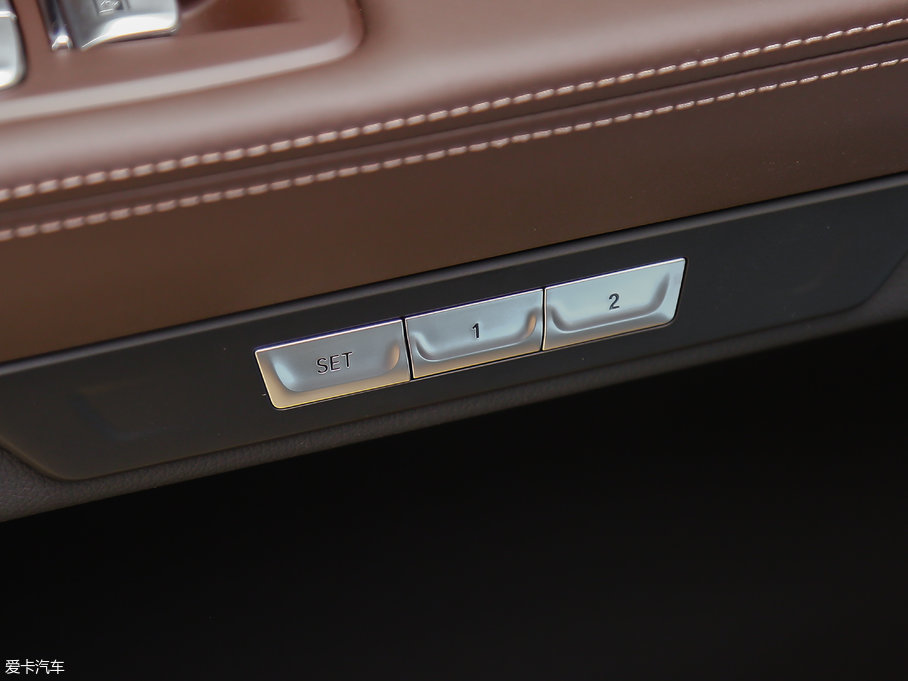 2018R7ϵ 730Li  M\b