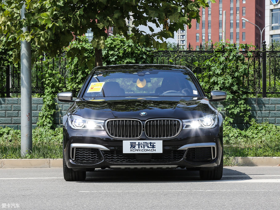 2018R7ϵ M760Li xDrive