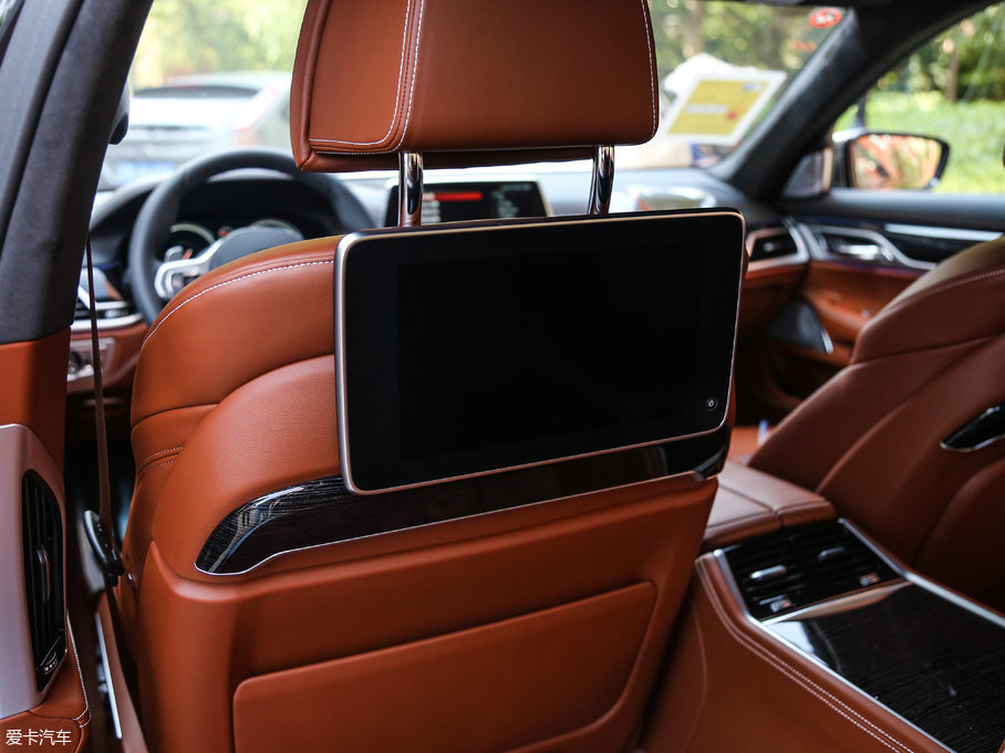 2018R7ϵ M760Li xDrive