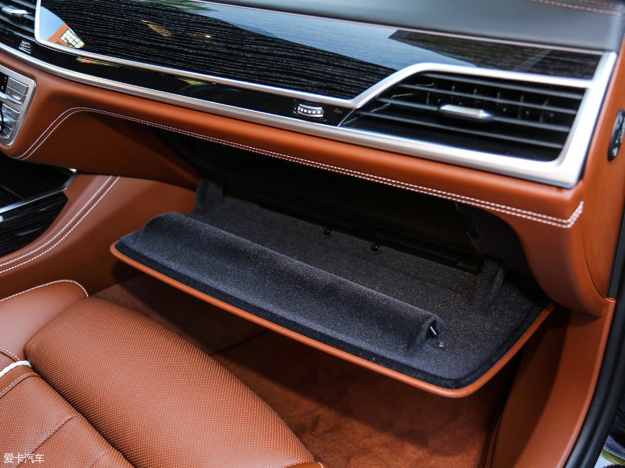 2018R7ϵ M760Li xDrive