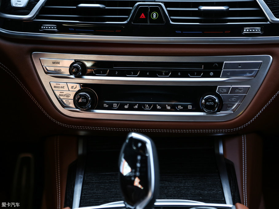 2018R7ϵ M760Li xDrive