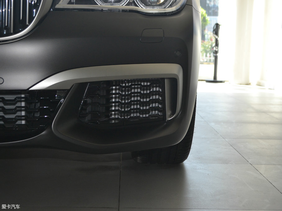 2018R7ϵ M760Li xDrive