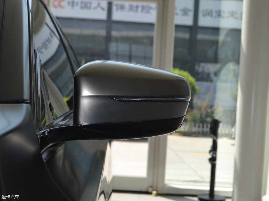 2018R7ϵ M760Li xDrive