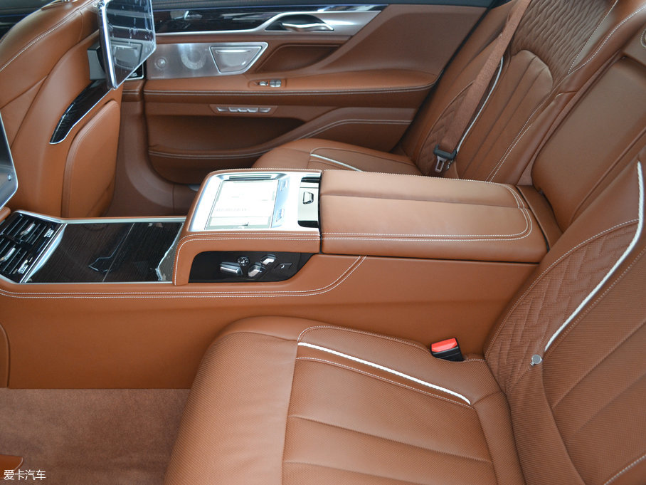 2018R7ϵ M760Li xDrive