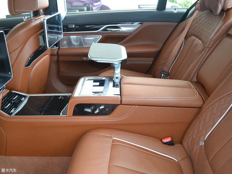 2018R7ϵ M760Li xDrive