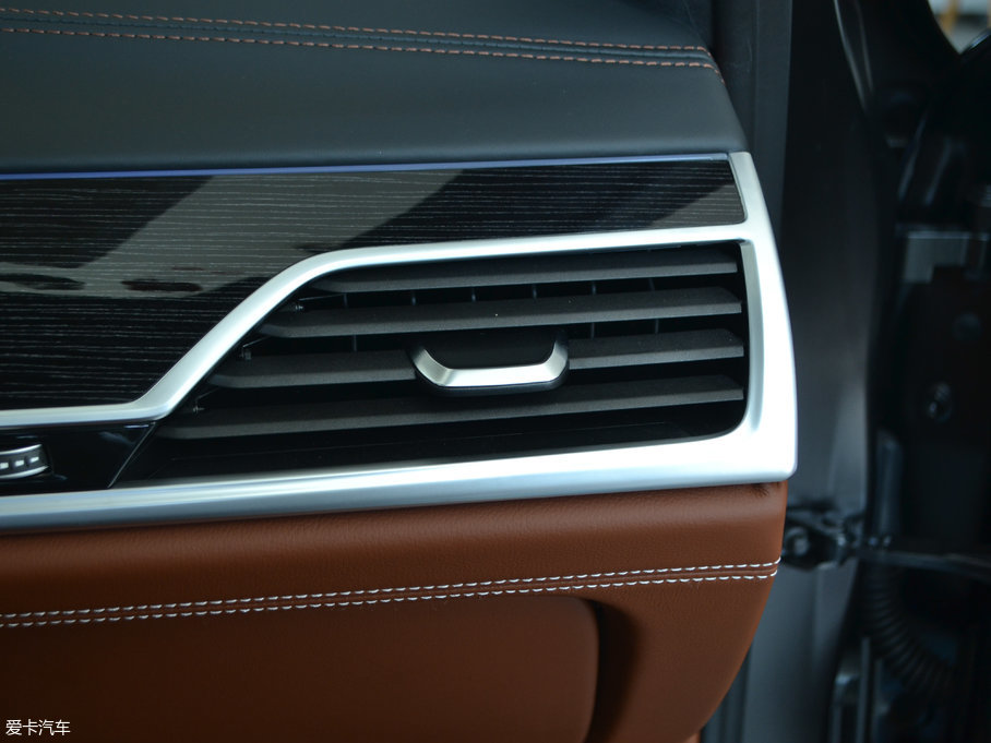 2018R7ϵ M760Li xDrive