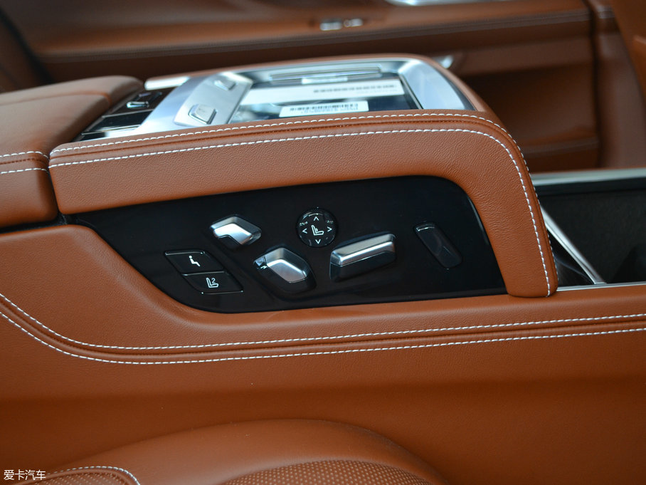 2018R7ϵ M760Li xDrive