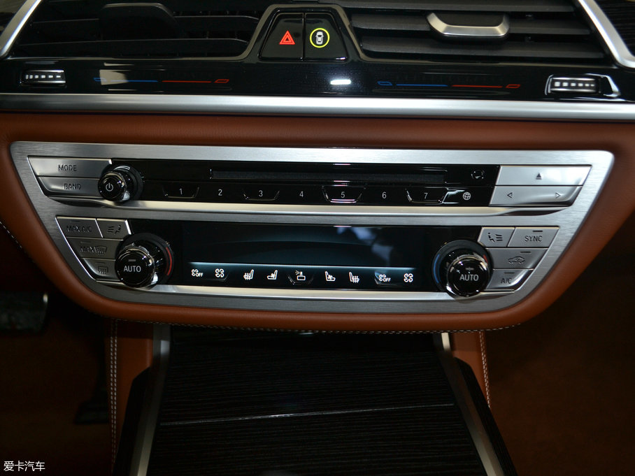 2018R7ϵ M760Li xDrive