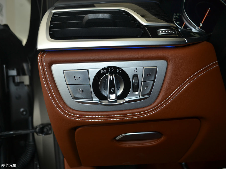 2018R7ϵ M760Li xDrive