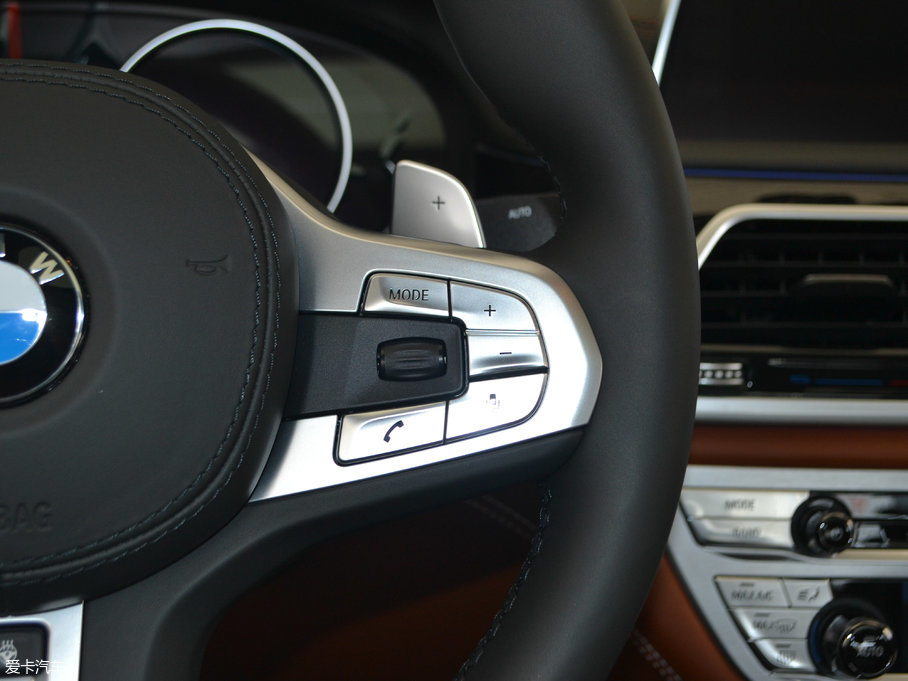 2018R7ϵ M760Li xDrive