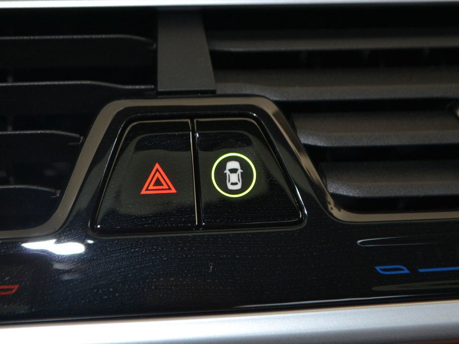 2018R7ϵ M760Li xDrive