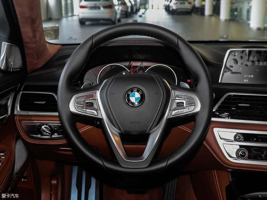 2018R7ϵ 740Li xDrive  ׿Խb