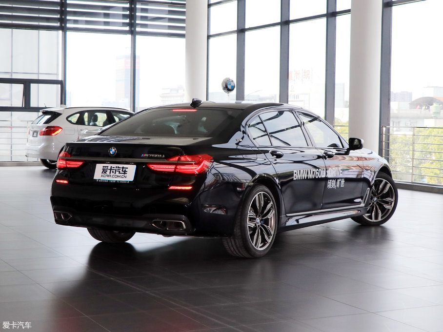 2018R7ϵ M760Li xDrive