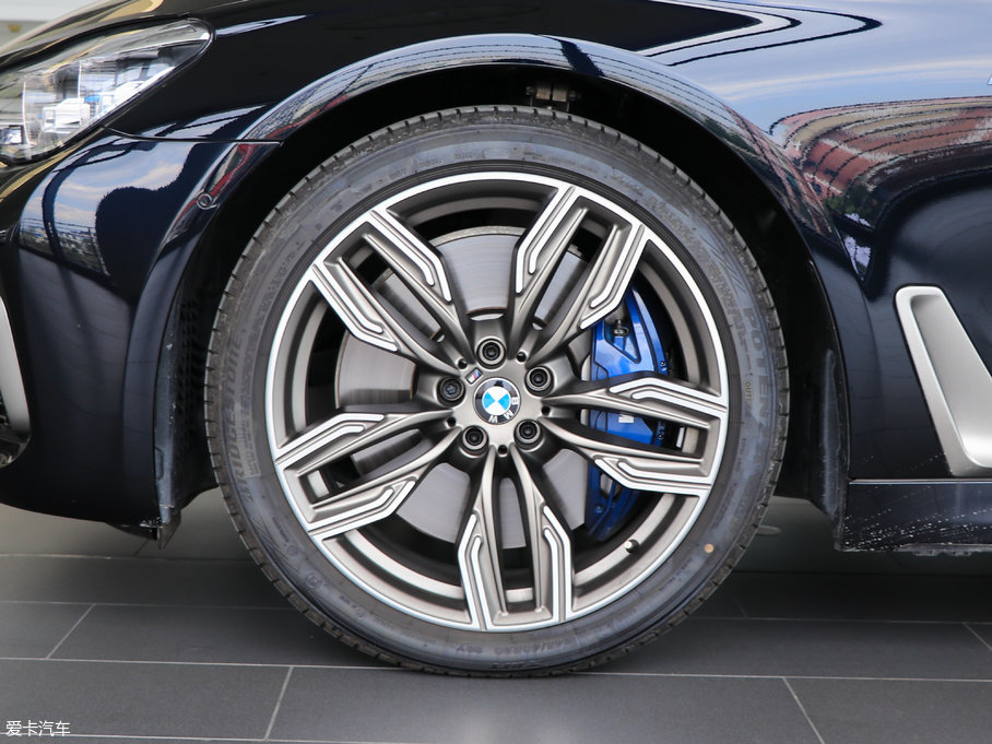 2018R7ϵ M760Li xDrive