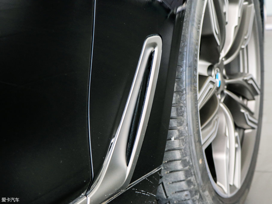 2018R7ϵ M760Li xDrive