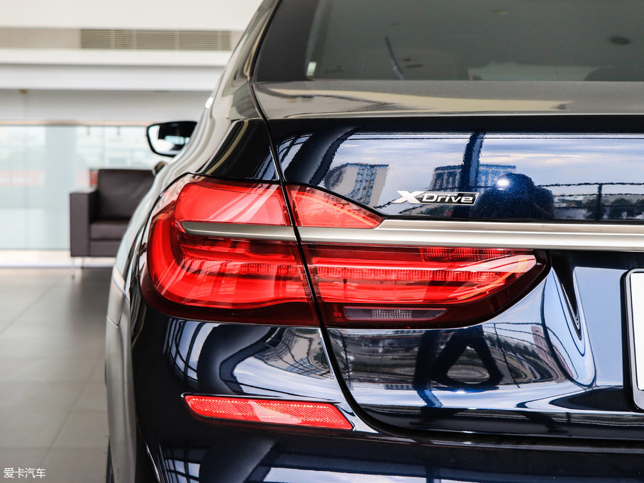 2018R7ϵ M760Li xDrive